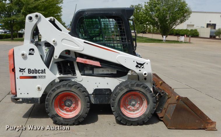 image for item GV9015 2014 Bobcat S590  skid steer loader