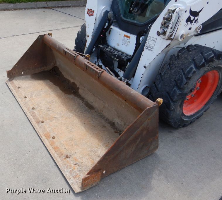 image for item GV9015 2014 Bobcat S590  skid steer loader