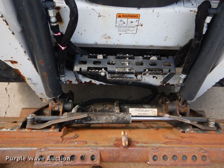 image for item GV9015 2014 Bobcat S590  skid steer loader