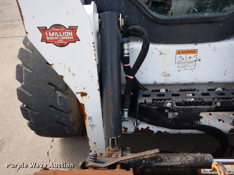 image for item GV9015 2014 Bobcat S590  skid steer loader