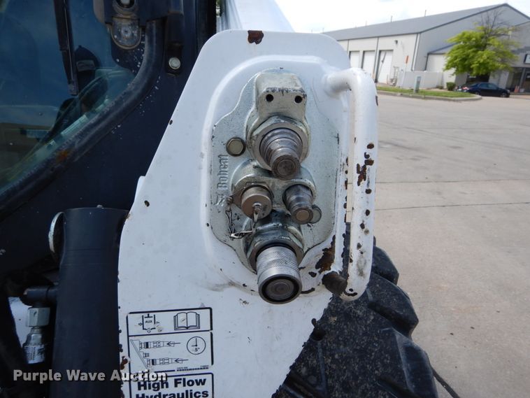 image for item GV9015 2014 Bobcat S590  skid steer loader