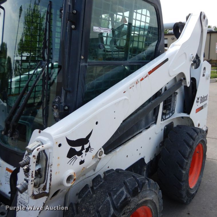 image for item GV9015 2014 Bobcat S590  skid steer loader