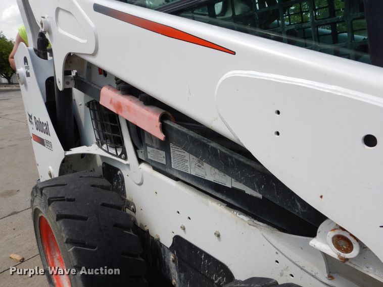 image for item GV9015 2014 Bobcat S590  skid steer loader