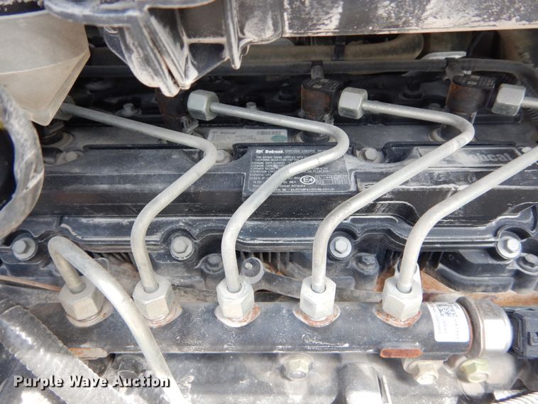 image for item GV9015 2014 Bobcat S590  skid steer loader