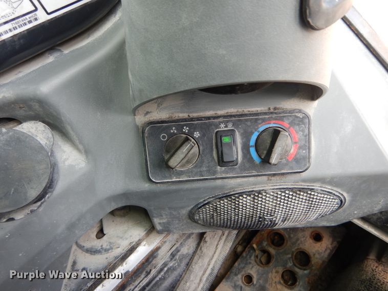 image for item GV9015 2014 Bobcat S590  skid steer loader