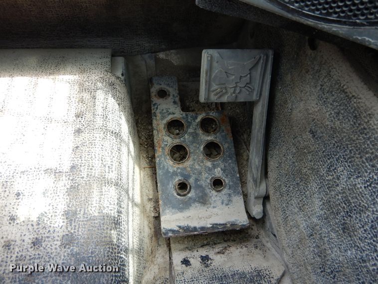 image for item GV9015 2014 Bobcat S590  skid steer loader