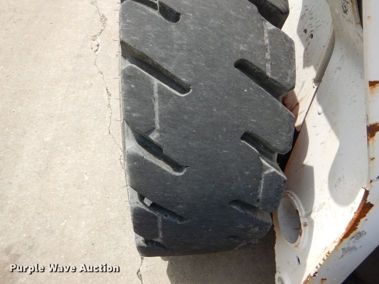 image for item GV9015 2014 Bobcat S590  skid steer loader