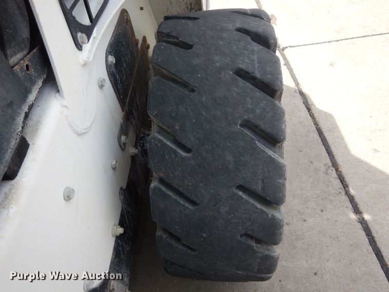 image for item GV9015 2014 Bobcat S590  skid steer loader