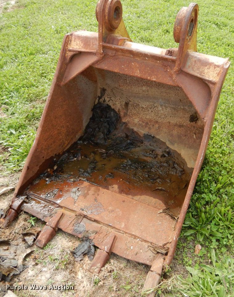 image for item GV9018 34"W excavator bucket