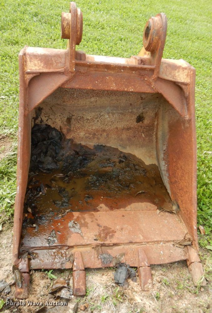 image for item GV9018 34"W excavator bucket