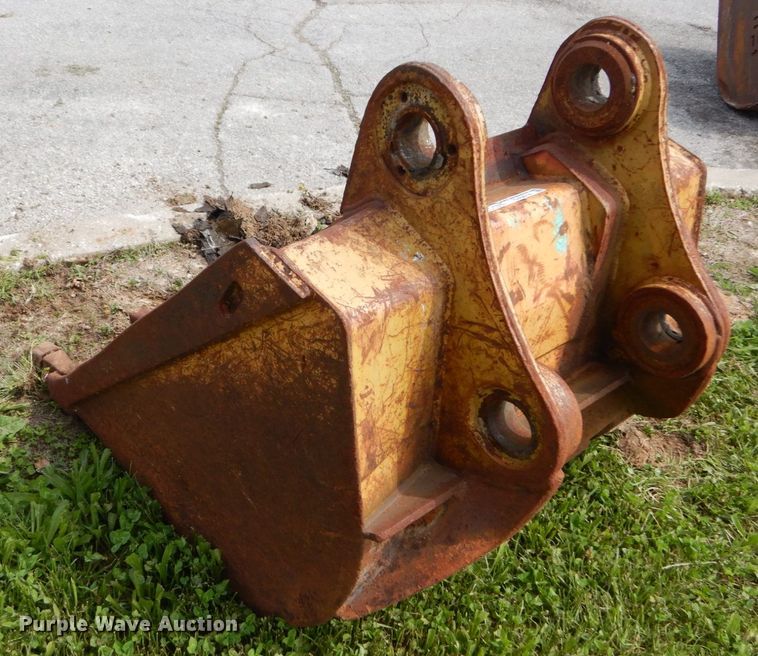 image for item GV9018 34"W excavator bucket