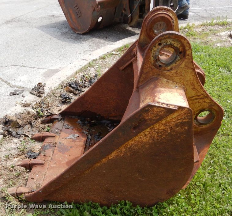 image for item GV9018 34"W excavator bucket