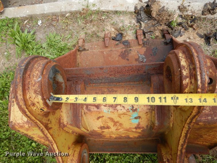 image for item GV9018 34"W excavator bucket