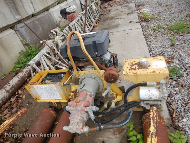 image for item GV9023 Terramite roller screed