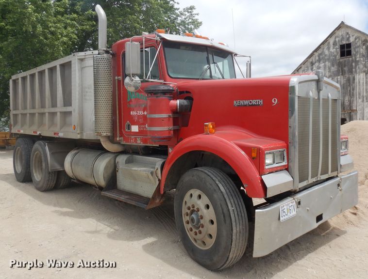 image for item GW9096 1984 Kenworth W900  dump truck