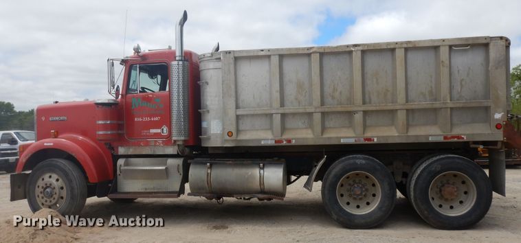 image for item GW9096 1984 Kenworth W900  dump truck