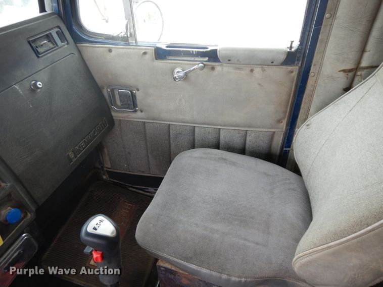 image for item GW9096 1984 Kenworth W900  dump truck