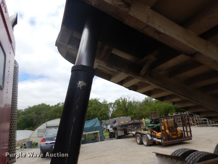 image for item GW9096 1984 Kenworth W900  dump truck