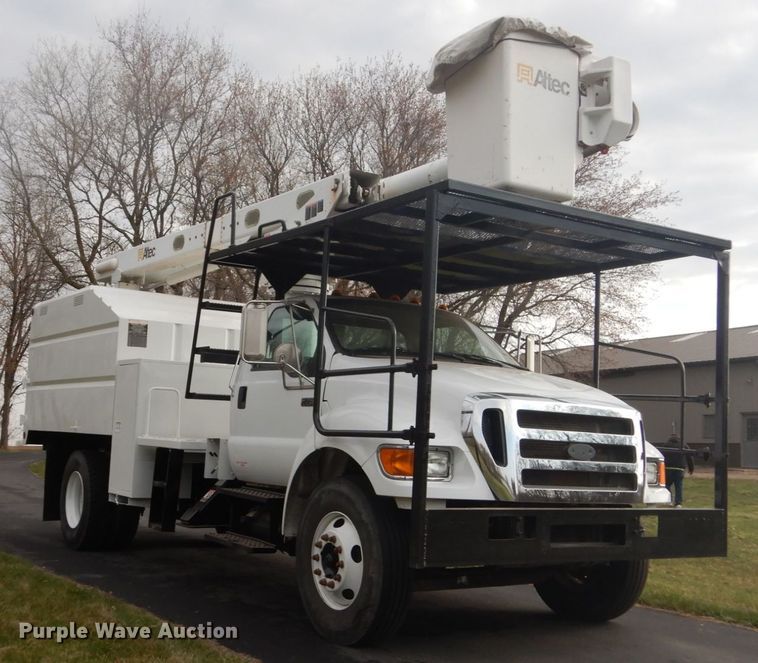 image for item GW9783 2008 Ford F750 Super Duty bucket truck