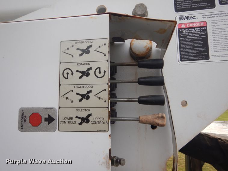 image for item GW9783 2008 Ford F750 Super Duty bucket truck