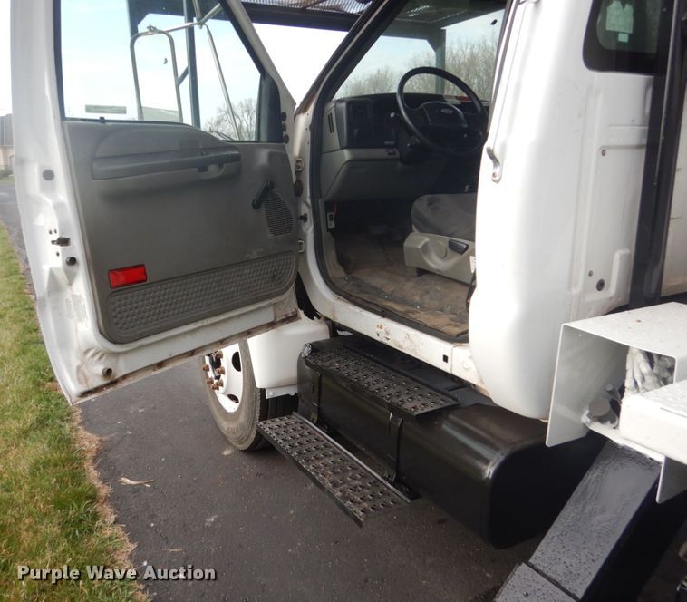 image for item GW9783 2008 Ford F750 Super Duty bucket truck