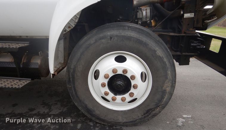 image for item GW9783 2008 Ford F750 Super Duty bucket truck