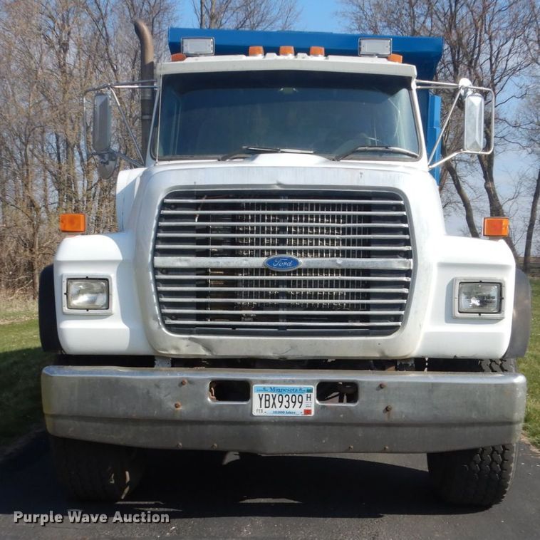 image for item GW9785 1997 Ford LT8000 dump truck