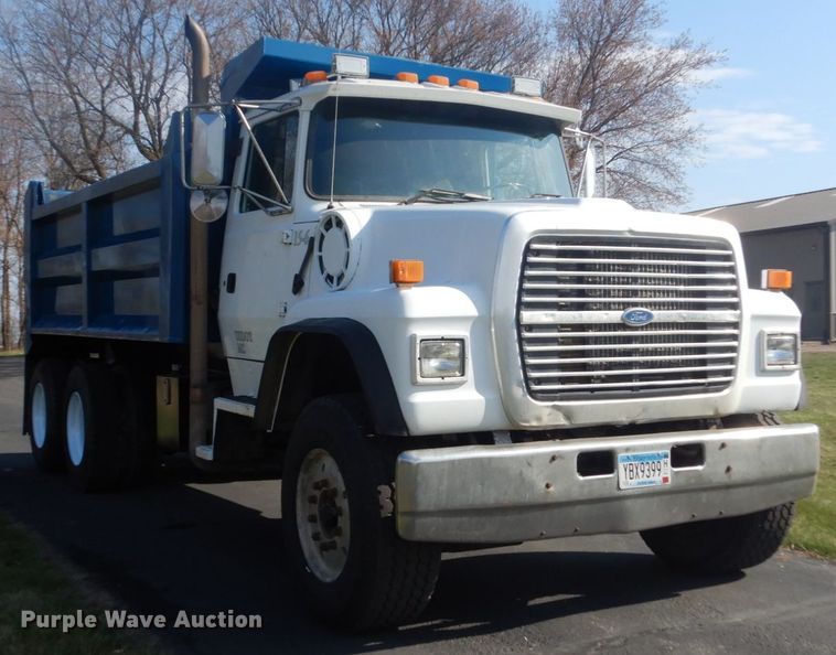 image for item GW9785 1997 Ford LT8000 dump truck