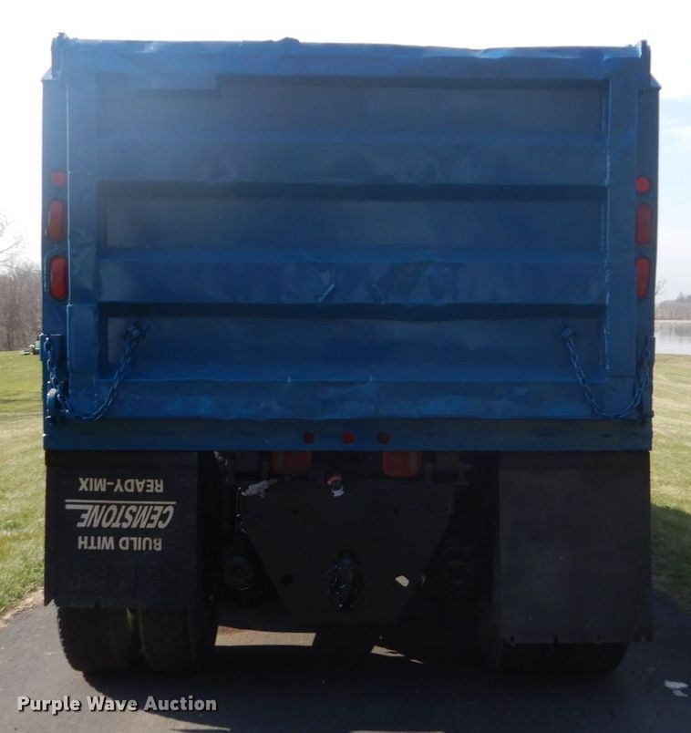 image for item GW9785 1997 Ford LT8000 dump truck