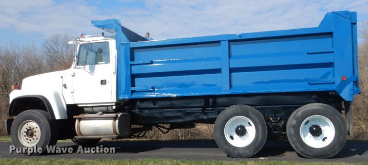 image for item GW9785 1997 Ford LT8000 dump truck