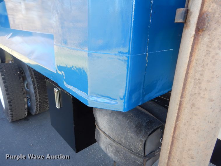 image for item GW9785 1997 Ford LT8000 dump truck