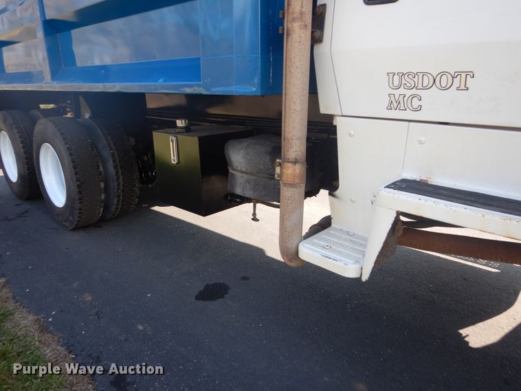 image for item GW9785 1997 Ford LT8000 dump truck
