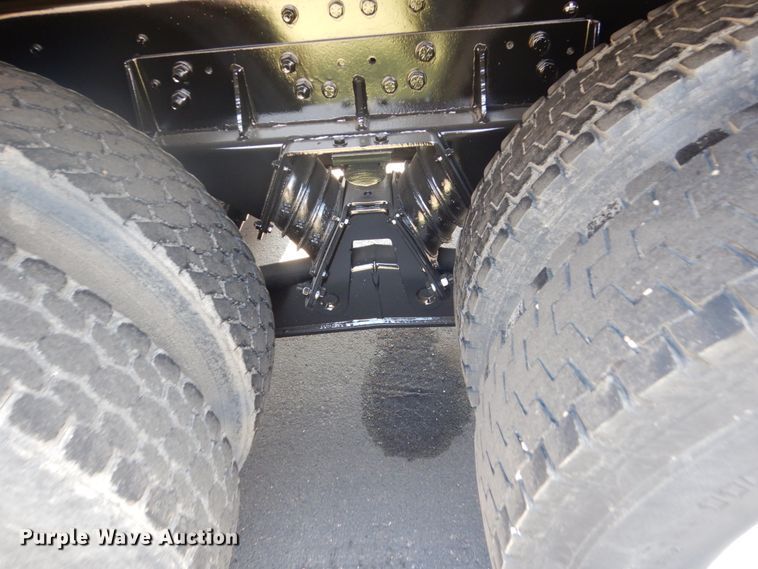 image for item GW9785 1997 Ford LT8000 dump truck