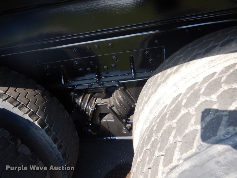 image for item GW9785 1997 Ford LT8000 dump truck