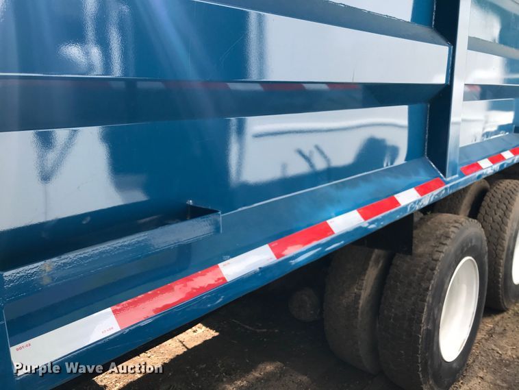 image for item GW9785 1997 Ford LT8000 dump truck