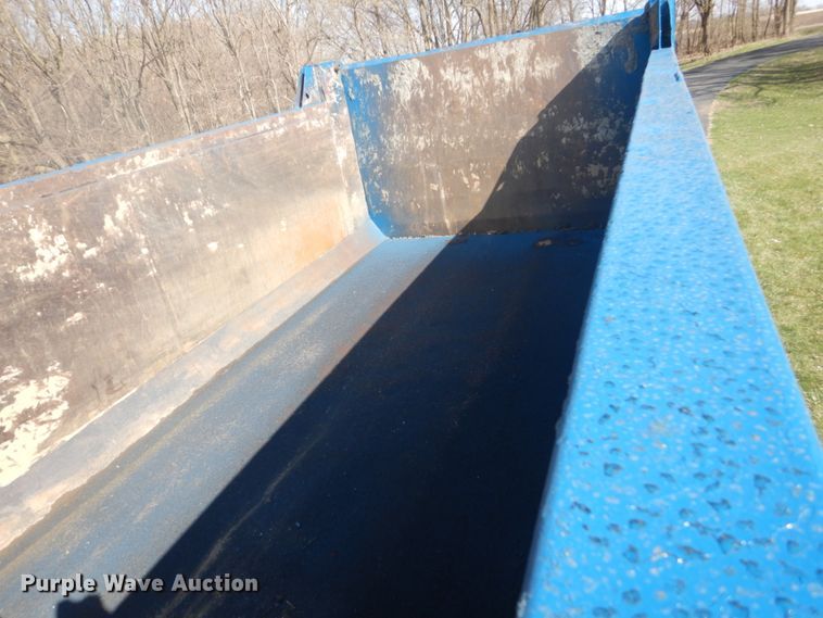 image for item GW9785 1997 Ford LT8000 dump truck