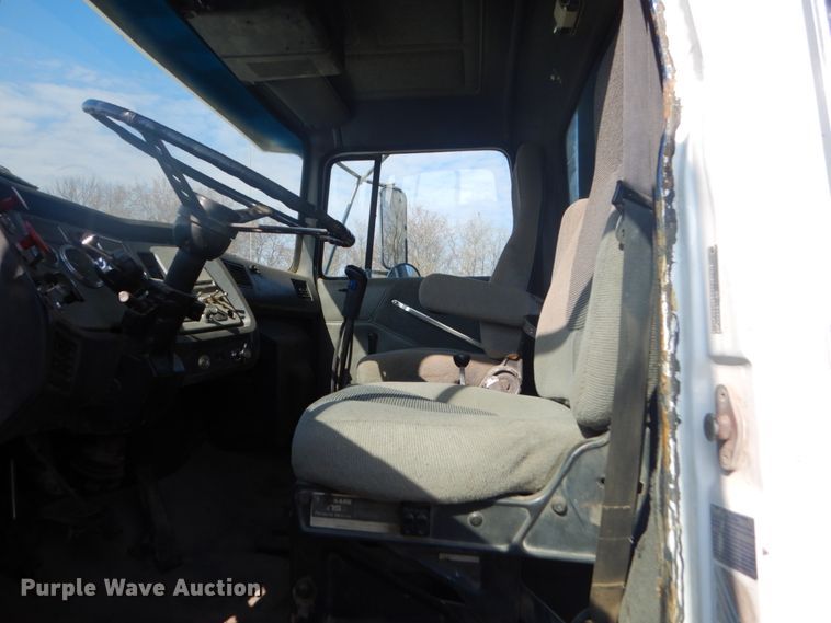 image for item GW9785 1997 Ford LT8000 dump truck