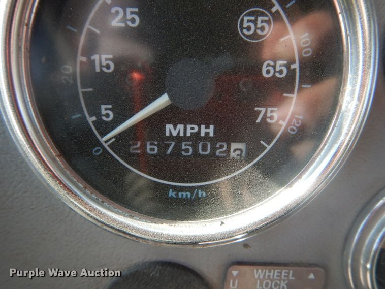 image for item GW9785 1997 Ford LT8000 dump truck