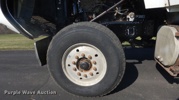 image for item GW9785 1997 Ford LT8000 dump truck