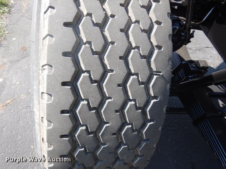 image for item GW9785 1997 Ford LT8000 dump truck