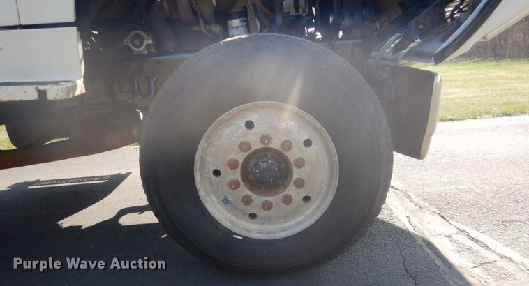 image for item GW9785 1997 Ford LT8000 dump truck