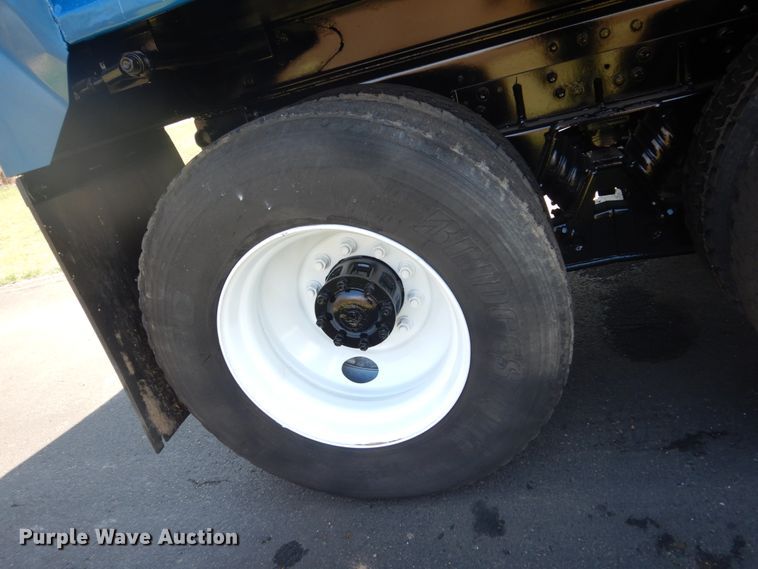 image for item GW9785 1997 Ford LT8000 dump truck