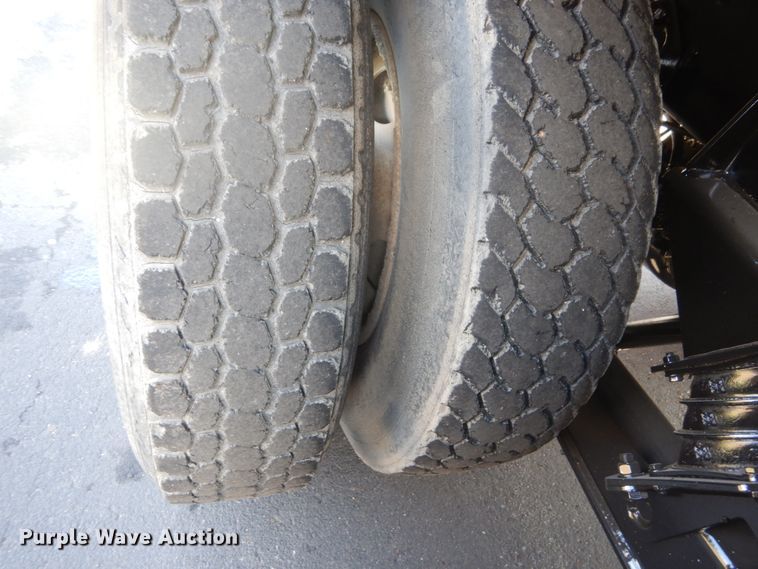 image for item GW9785 1997 Ford LT8000 dump truck