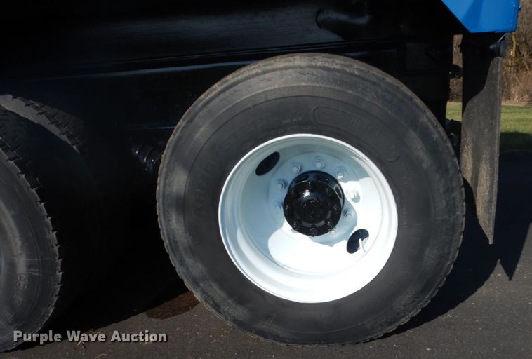 image for item GW9785 1997 Ford LT8000 dump truck