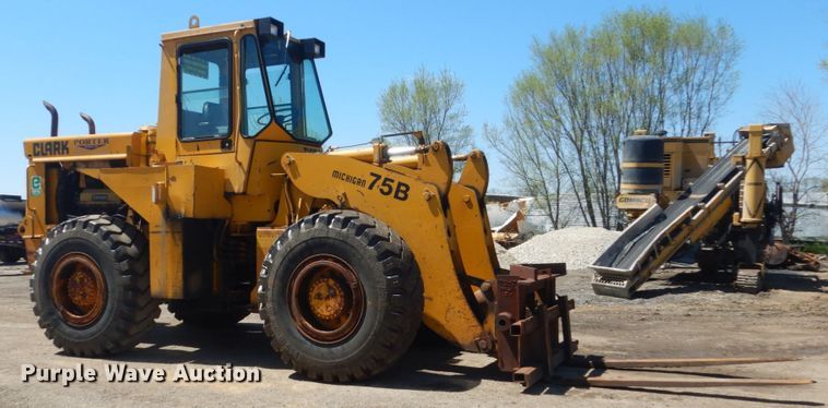 image for item GW9810 Clark 75B CU  wheel loader