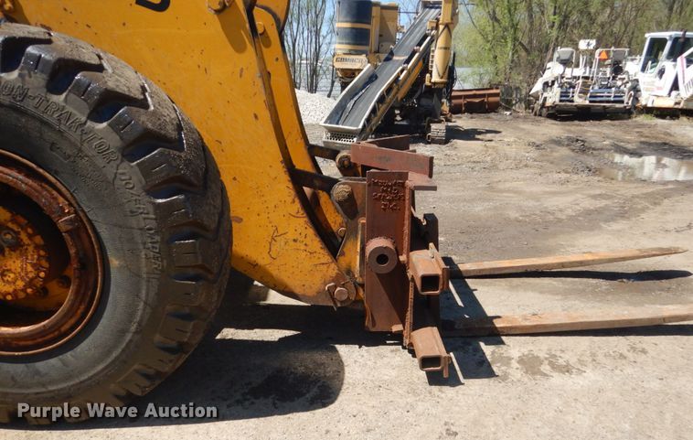 image for item GW9810 Clark 75B CU  wheel loader