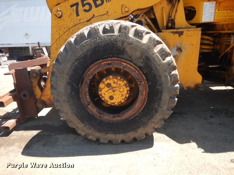 image for item GW9810 Clark 75B CU  wheel loader