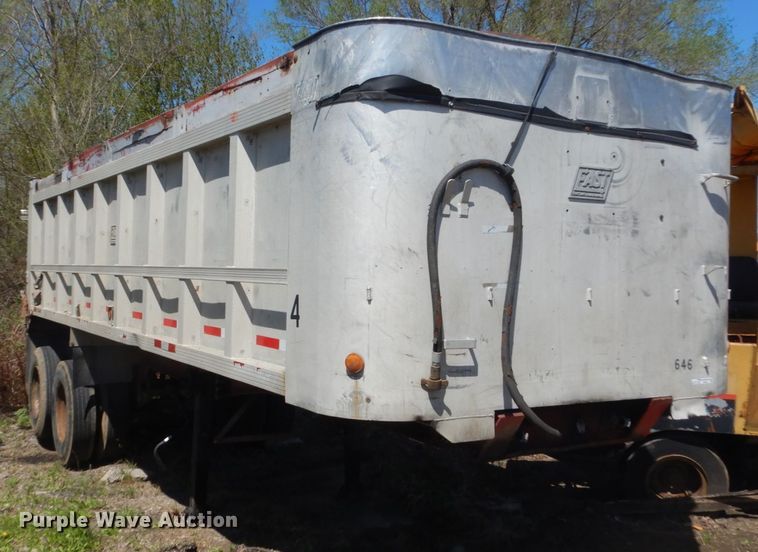 image for item GW9811 1975 Fast end dump trailer