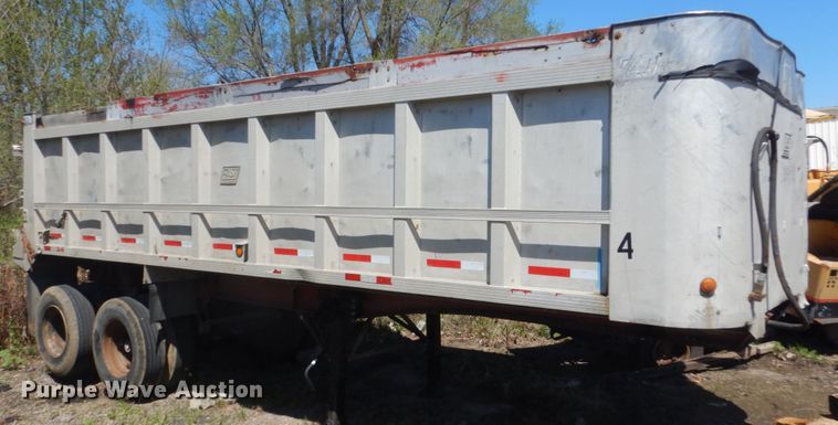 image for item GW9811 1975 Fast end dump trailer