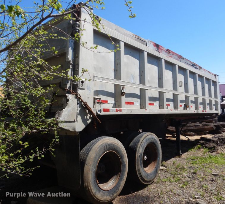 image for item GW9811 1975 Fast end dump trailer